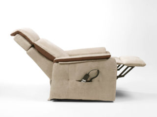 Poltrona Relax Zoe Lift, schienale e poggiapiedi aperti