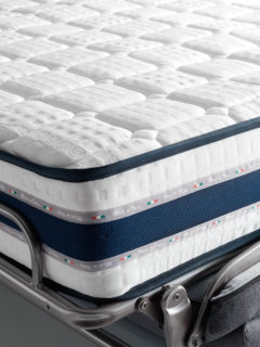 Divano letto modello Reverso, materasso da 21 cm